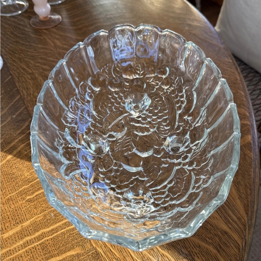 Vintage Indiana Glass footed clear fruit bowl centerpiece “harvest grape” 12”